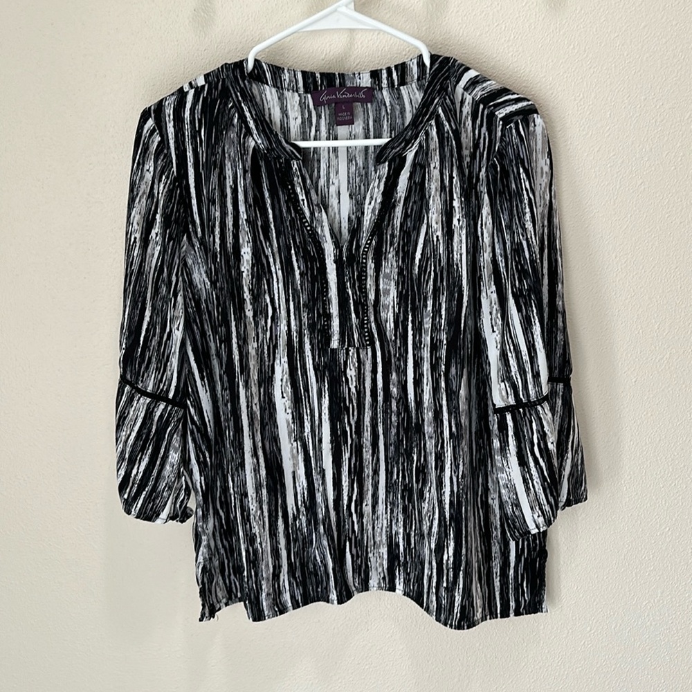 Gloria Vanderbilt size large top. Womens